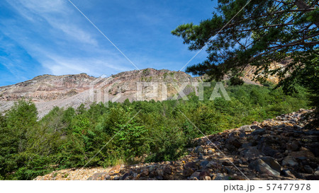 裏磐梯からの磐梯山断崖絶壁 裏磐梯からの磐梯山断崖絶壁 57477978