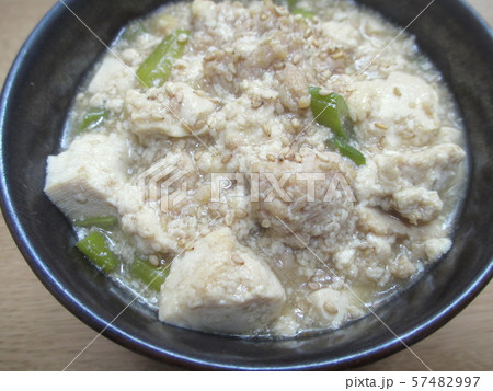 豆腐と鶏挽肉の丼もの(あんかけ) 57482997