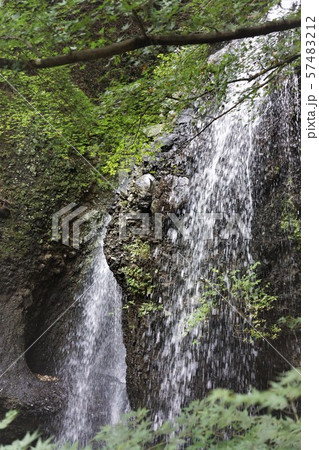 月待の滝～マイナスイオンたっぷりのリフレッシュスポット（2） 57483212