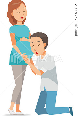 妊婦のお腹を触って胎動を感じている夫 57483312