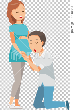 妊婦のお腹を触って胎動を感じている夫 57483312