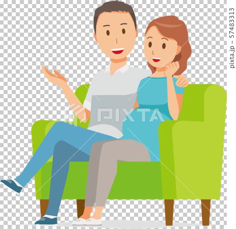 ソファーに座っている妊婦と夫 57483313