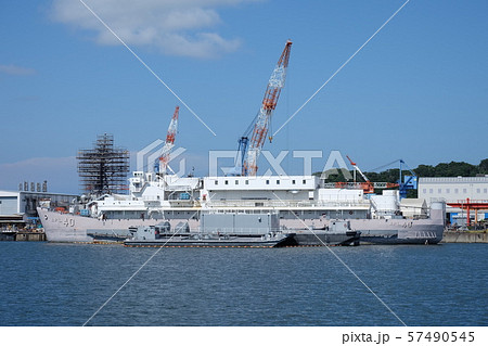 横須賀基地に繋留されている宿泊艦APL-40 横須賀基地に繋留されている宿泊艦APL-40 57490545