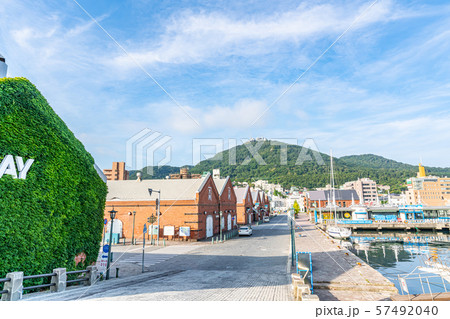 北海道 函館 金森赤レンガ倉庫周辺の風景 57492040