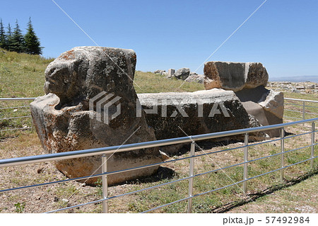 ハトゥシャシュ遺跡ライオンの水盤 57492984