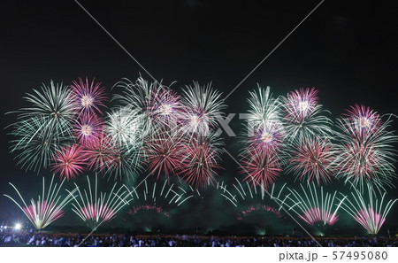 2019年宇都宮花火大会 ワイドスターマイン 2019年宇都宮花火大会 ワイドスターマイン 57495080