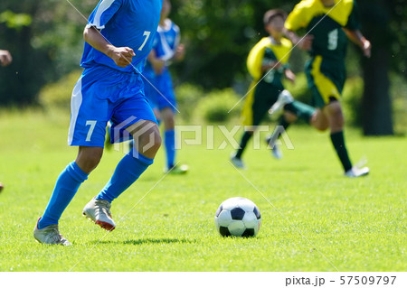 サッカー　フットボール 57509797
