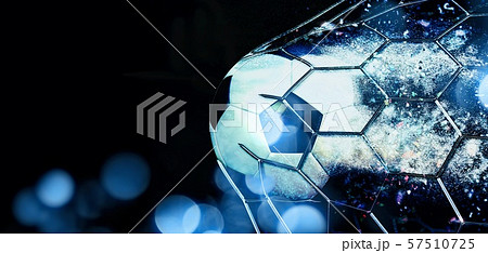 ゴールネットを突き破る抽象的なサッカーボールのイラスト素材