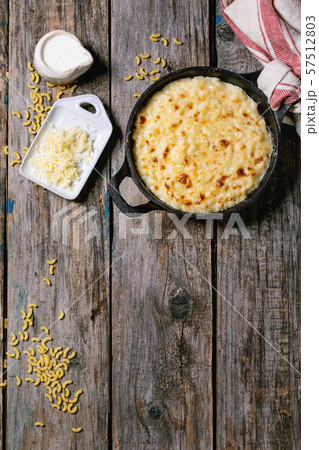 American dish mac and cheese 57512803