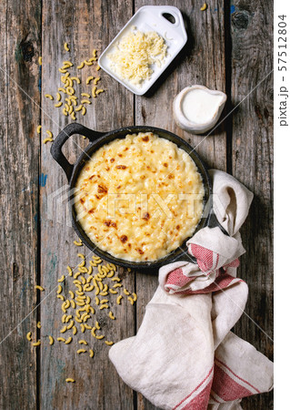 American dish mac and cheese 57512804