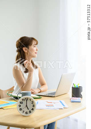 カジュアル・オフィスの時短勤務【時計ピント】 57513312