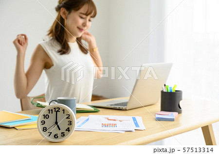 カジュアル・オフィスの時短勤務【時計ピント】 57513314