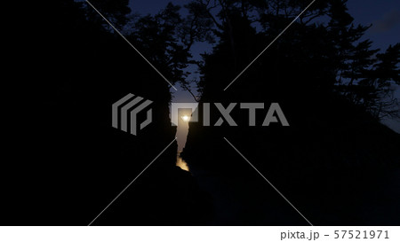 神割崎の中秋の名月 57521971