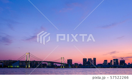 夕暮れのレインボーブリッジ 57522266