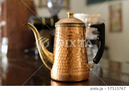 銅製のコーヒーポット 銅製のコーヒーポット 57523767