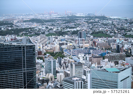 日本の横浜都市景観 横浜スタジアムなどを望む 日本の横浜都市景観 横浜スタジアムなどを望む 57525261