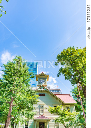 北海道の夏 札幌市時計台(旧札幌農学校演武場) 57525282