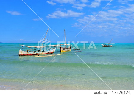 ノシ・イランジャの漁船（マダガスカル）　Nosy Iranja in Madagascar 57526126