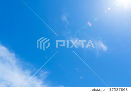 梅雨時期の晴れ間 空 雲 コピースペース 積雲 初夏の空 広いコピースペース 梅雨時期の晴れ間 空 雲 コピースペース 積雲 初夏の空 広いコピースペース 57527868