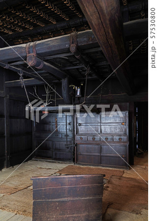 飛騨民俗村　飛騨の里　旧田中家のオエ（居間） 57530800