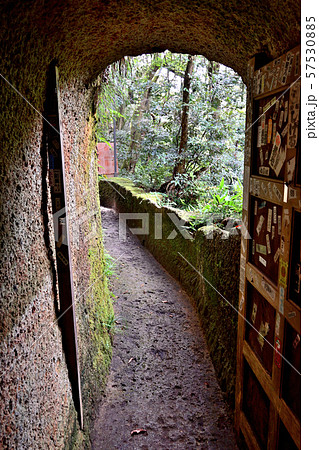 石川県 那谷寺 大悲閣(本殿) 石川県 那谷寺 大悲閣(本殿) 57530885
