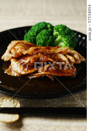 豚ロースのジューシー生姜焼き 豚ロースのジューシー生姜焼き 57538954