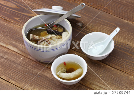 キヌガサタケのスープ 57539744