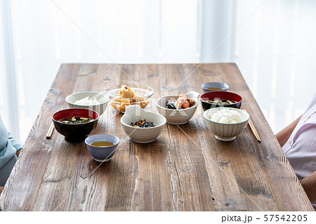 食卓 朝ごはんのイメージ 食卓 朝ごはんのイメージ 57542205