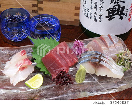 日本の味覚 刺身盛合せ(sashimi) 日本の味覚 刺身盛合せ(sashimi) 57546887