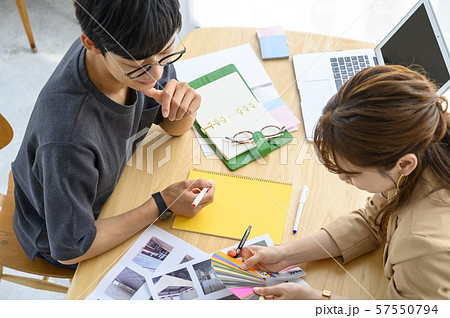 ミーティング・資料・打ち合わせ/机上イメージ ミーティング・資料・打ち合わせ/机上イメージ 57550794