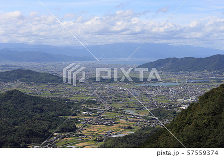 北東から南西方向に見る三豊平野、高瀬町から四国中央市方向 北東から南西方向に見る三豊平野、高瀬町から四国中央市方向 57559374