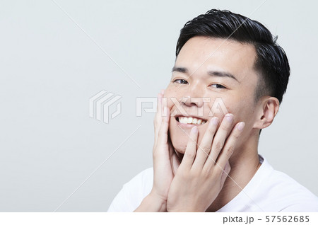 男性　ビューティー　スキンケア　 57562685