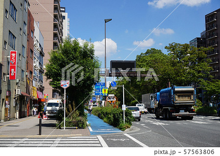 第一京浜道路 車道と自転車道 歩道 第一京浜道路 車道と自転車道 歩道 57563806