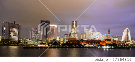 横浜ベイエリア　夜景　ワイド 57564319
