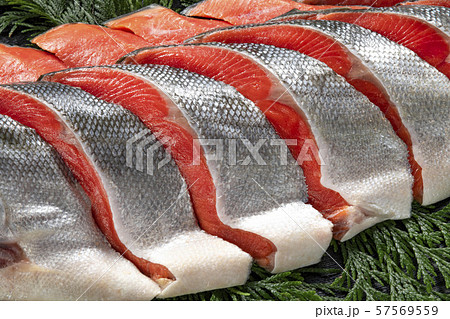 北海道の美味しい紅鮭 57569559