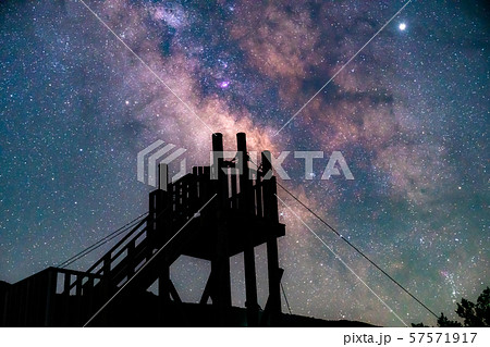 長野県 天の川 満天の星空 乗鞍高原 の写真素材