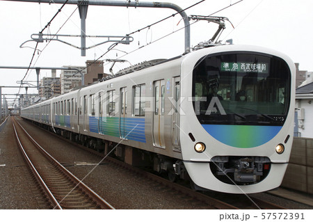 西武狭山線直通：西武池袋線30000系電車（準急：西武球場前行） 57572391