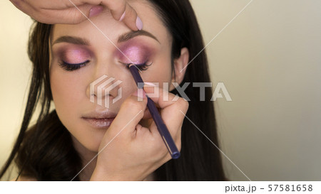 Work professional makeup artist 57581658