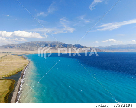 中国新疆ウイグル自治区にあるサリム湖の空撮 57582193