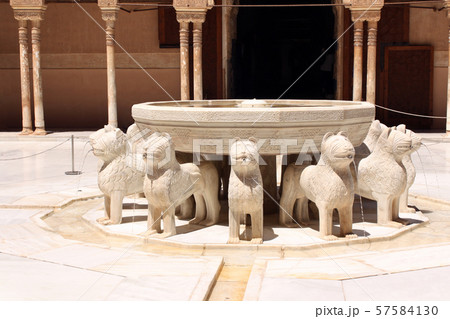 Lion fountain in Alhambra Castle, Spain 57584130