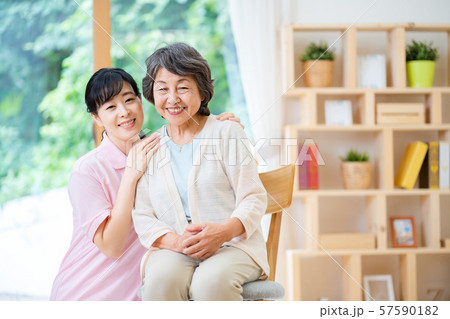介護イメージ シニア デイケア 介護福祉士 老人ホーム 介護イメージ シニア デイケア 介護福祉士 老人ホーム 57590182