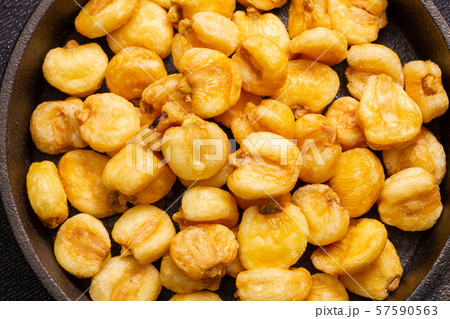 スキレットに入れられたジャイアントコーン。 スキレットに入れられたジャイアントコーン。 57590563