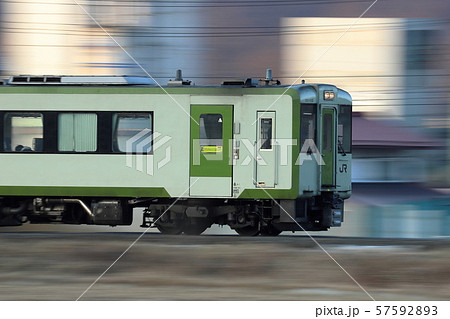 小海線キハ110系 流し撮り 57592893