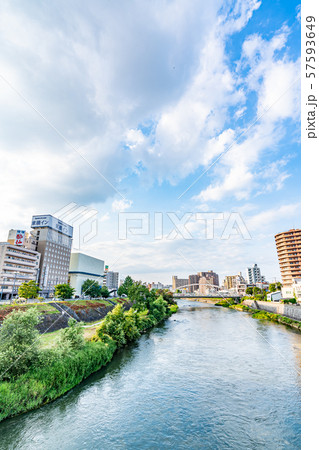 盛岡の夏 不出来橋からの都市風景 盛岡の夏 不出来橋からの都市風景 57593649