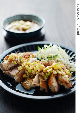 鶏もも肉のソテー　油淋鶏風(ユーリンチー) 57594974