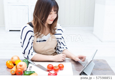 女子力　クッキング　レシピ　家庭的　 57598851