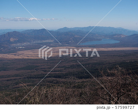 冨士山小御嶽神社付近から山中湖を望む風景 57599727