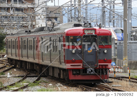 長野駅を発車する北しなの線115系 57600092