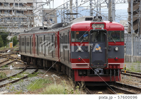 長野駅を発車する北しなの線115系 57600096