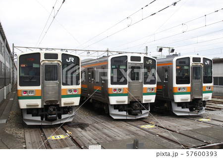 新前橋車庫に留置中の高崎地区211系 57600393